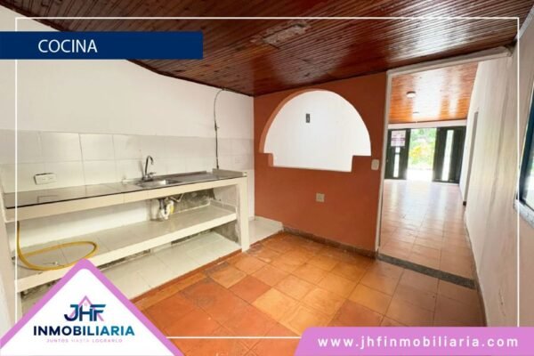 CASA EN ARRIENDO LOS ALCAZARES - Image 2