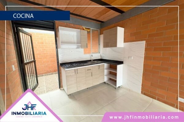 CASA EN URBANIZACIÓN ALTA MIRA - Image 4
