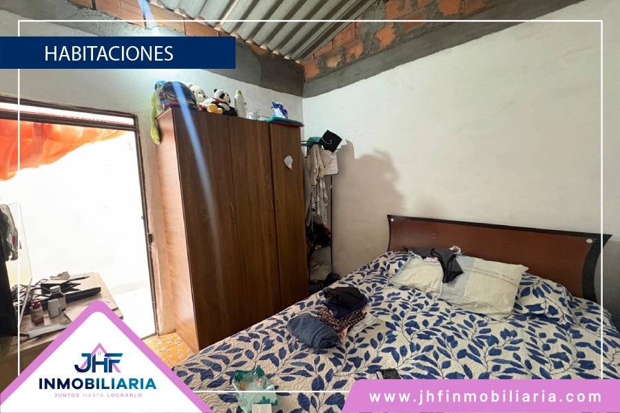 CASA EN CARLOS HOLMES - Imagen 4